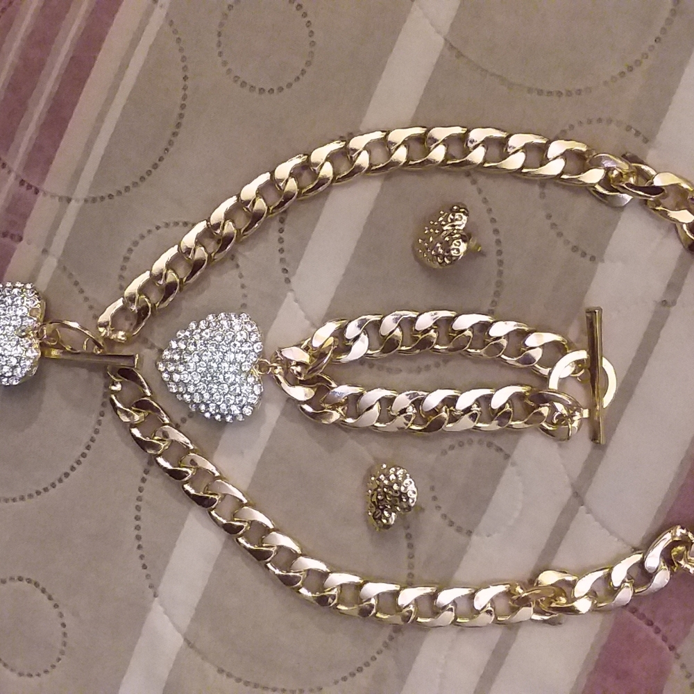 Fashion necklace set